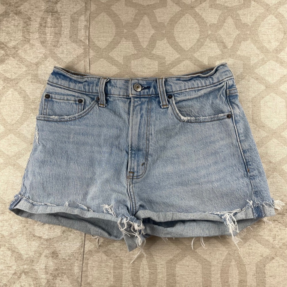 Abercrombie & Fitch The Mom Short Women 28 6 Light Wash High Rise Denim Cut Off